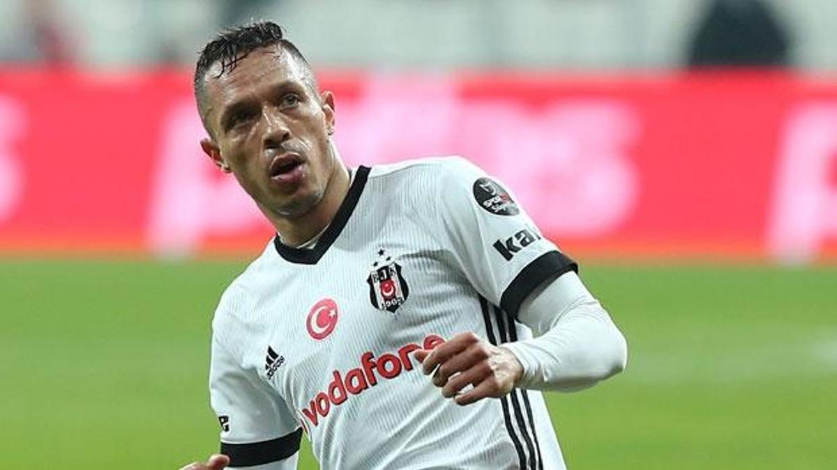 Adriano'ya 1+1 yıllık teklif!
