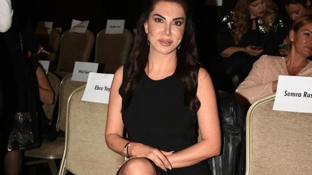 Ebru Yaşar'ın 16 bin liralık 'ekonomik' çizmesi