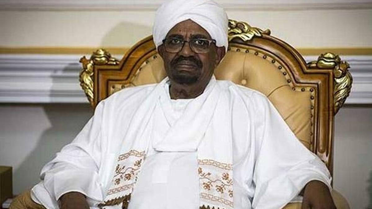 Sudan'da devrik lider Beşir hapishaneye nakledildi
