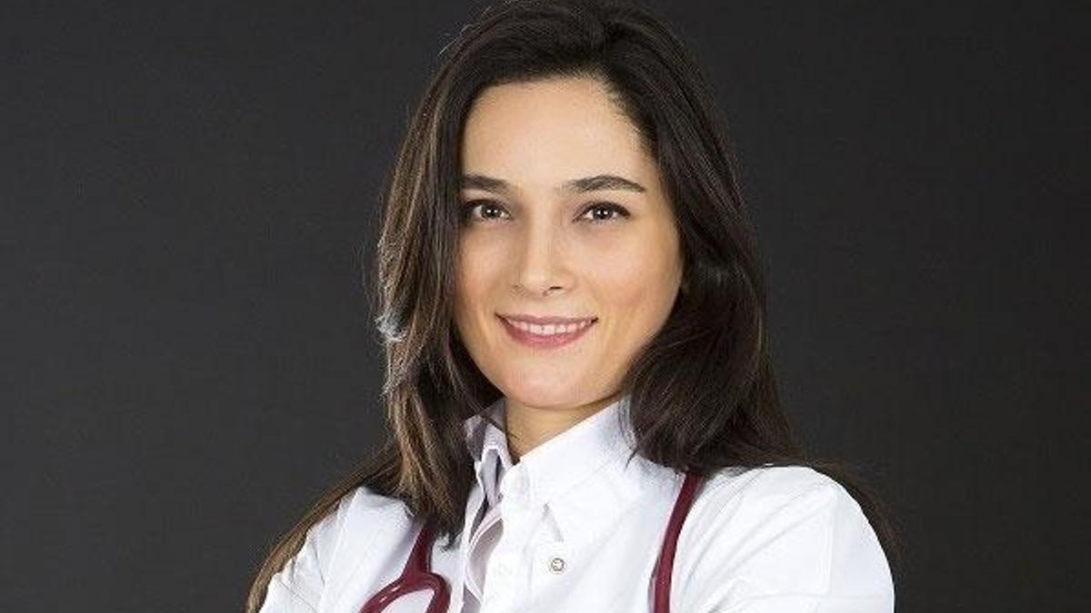 "Büyük göğüsler kamburluğa neden olabilir"