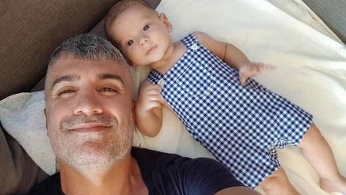 Ailesiyle mavi tura çıkıyor