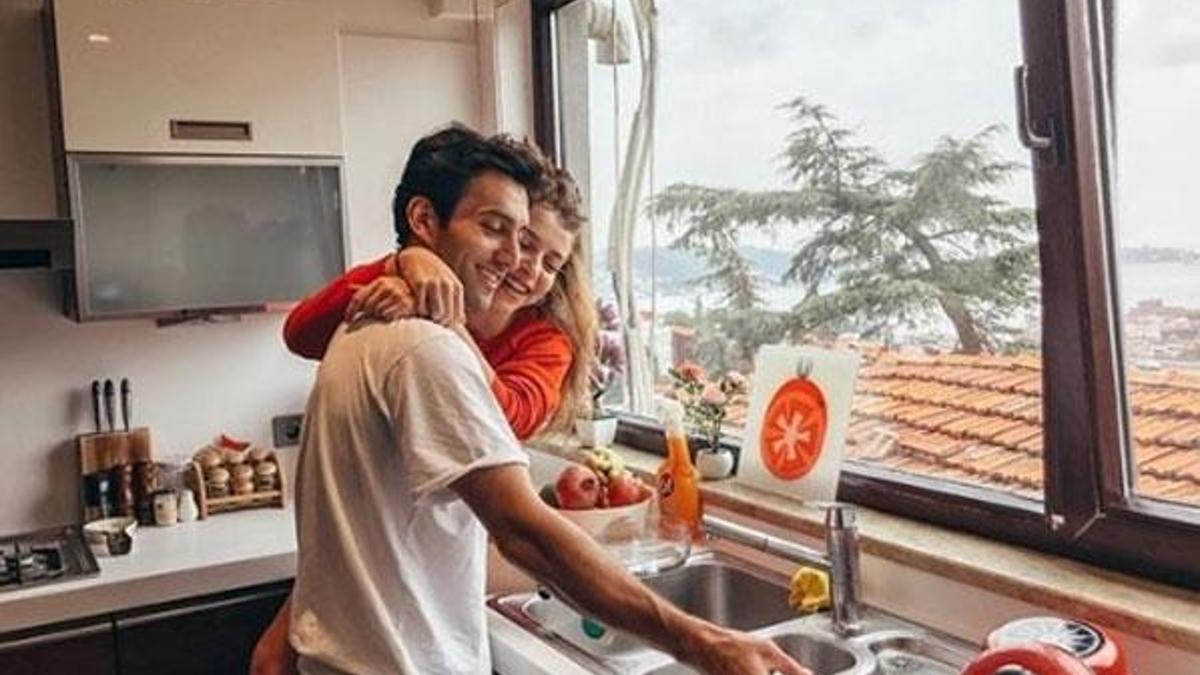 Hande Erçel'in ablası evleniyor