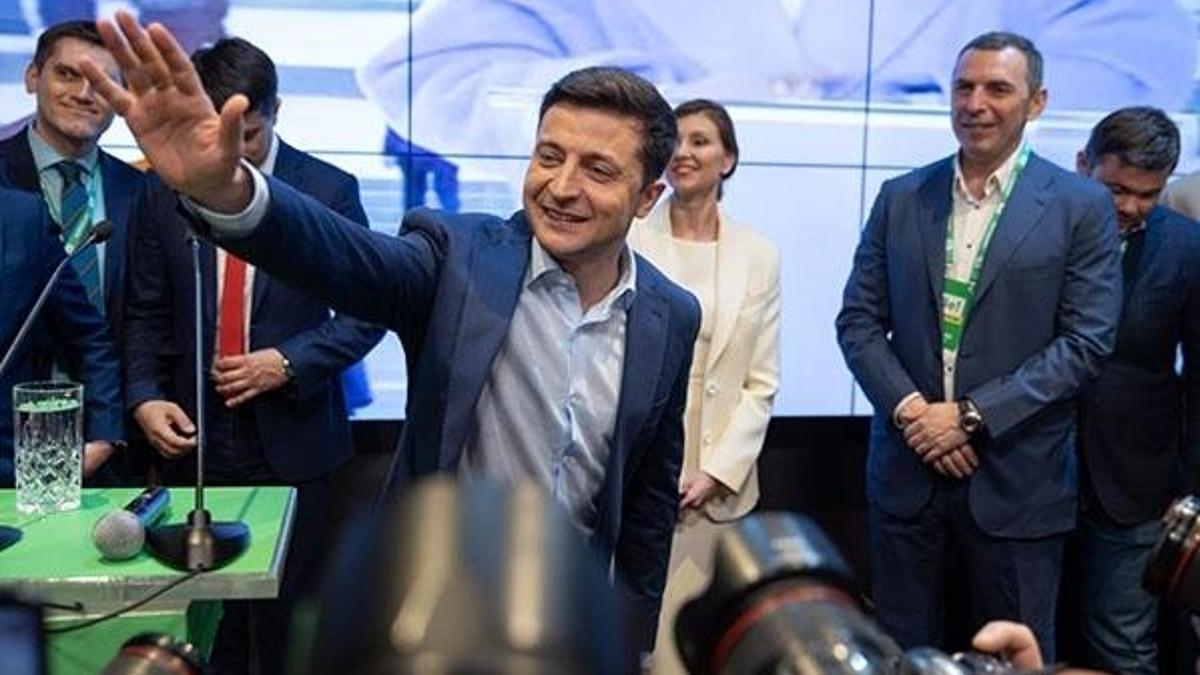 Ukrayna seçimlerinin galibi komedyen Zelenskiy