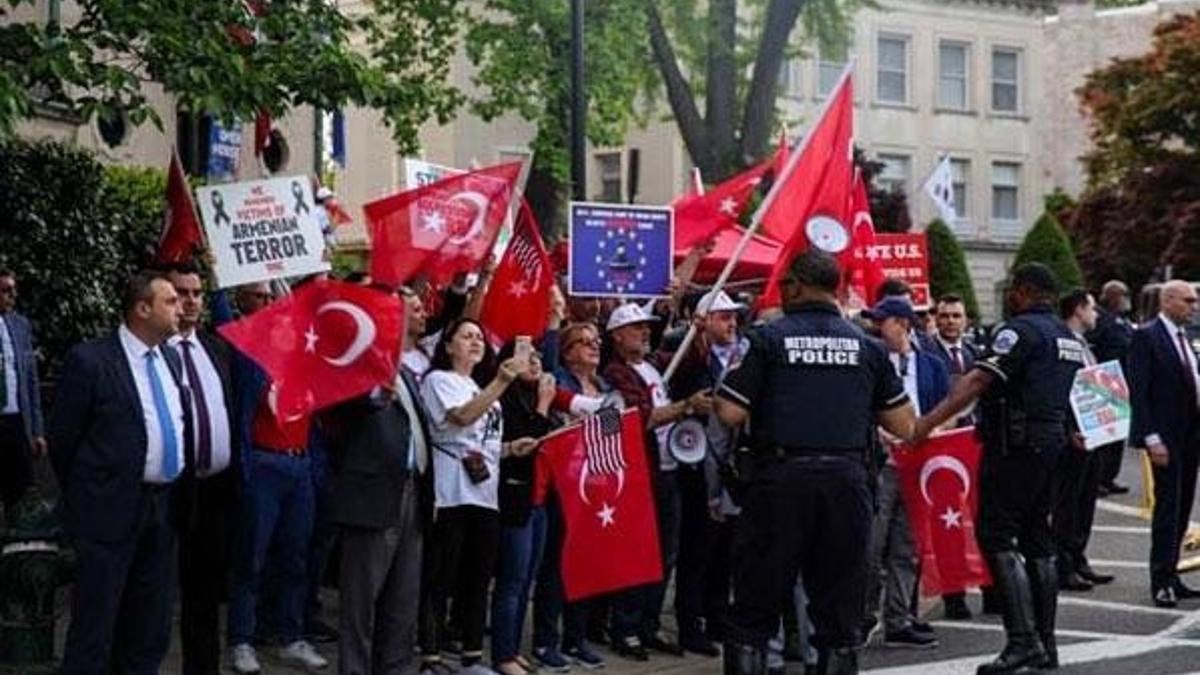 Washington'da yaşayan Türklerden Ermeni iddialarına karşı protesto