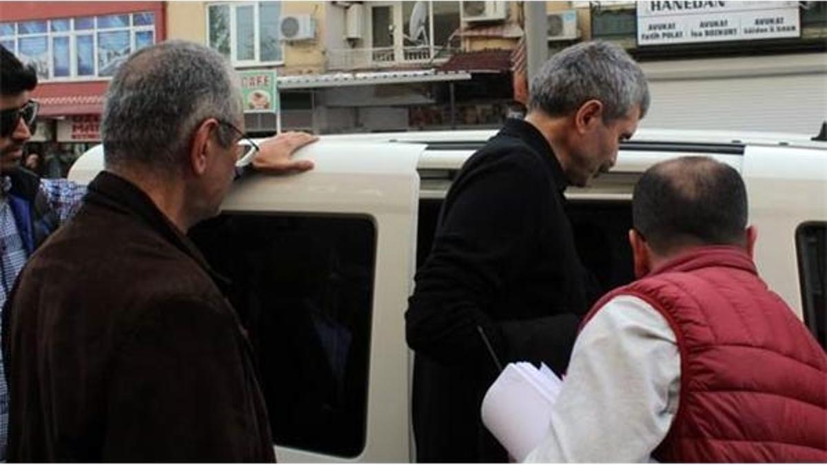 Cezaları onanan Cumhuriyet gazetesi eski çalışanları teslim oldu