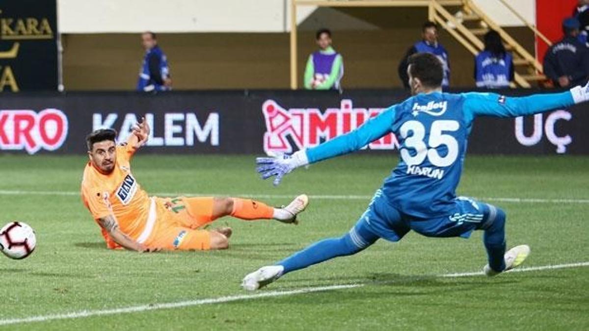 Fenerbahçe'den flaş Ozan Tufan kararı!