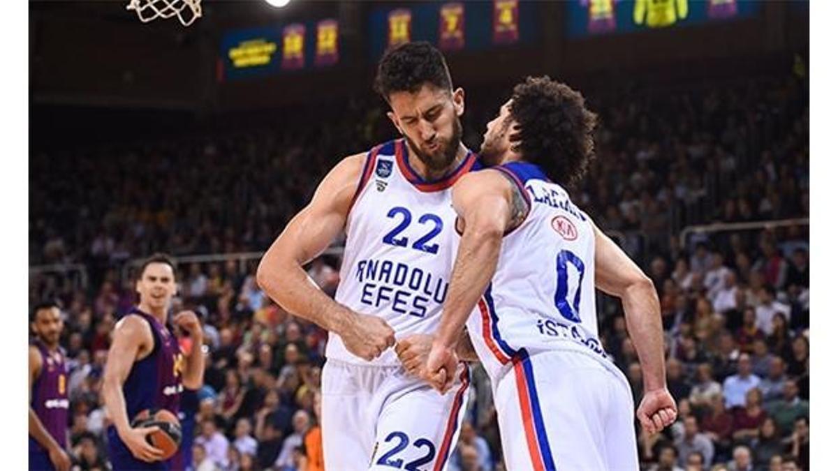 Anadolu Efes, son maça bıraktı