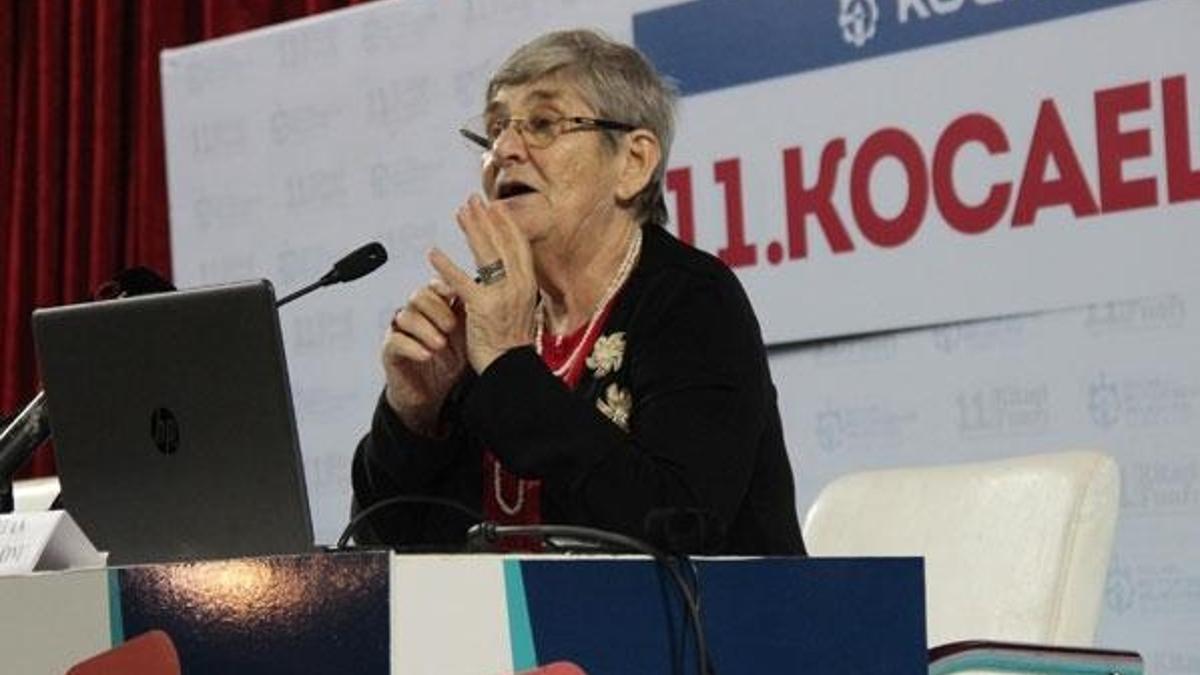 Canan Karatay uyardı! 'Kandırılıyoruz'