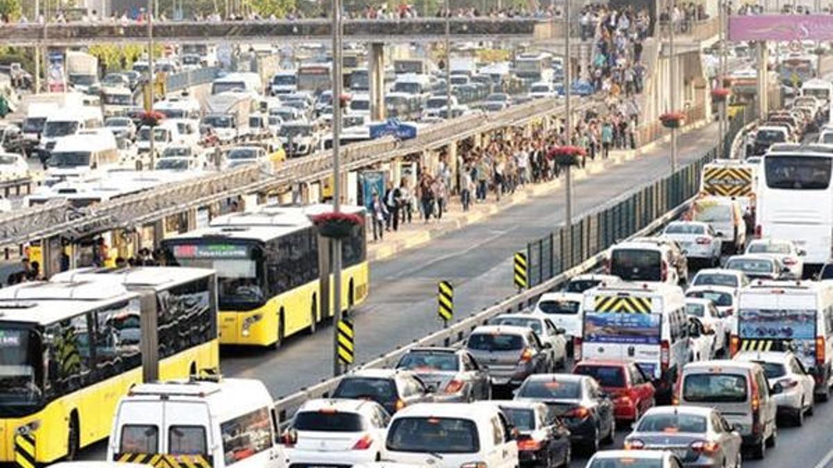 Araba kullanan herkes için geçerli! 28 milyon sürücü...