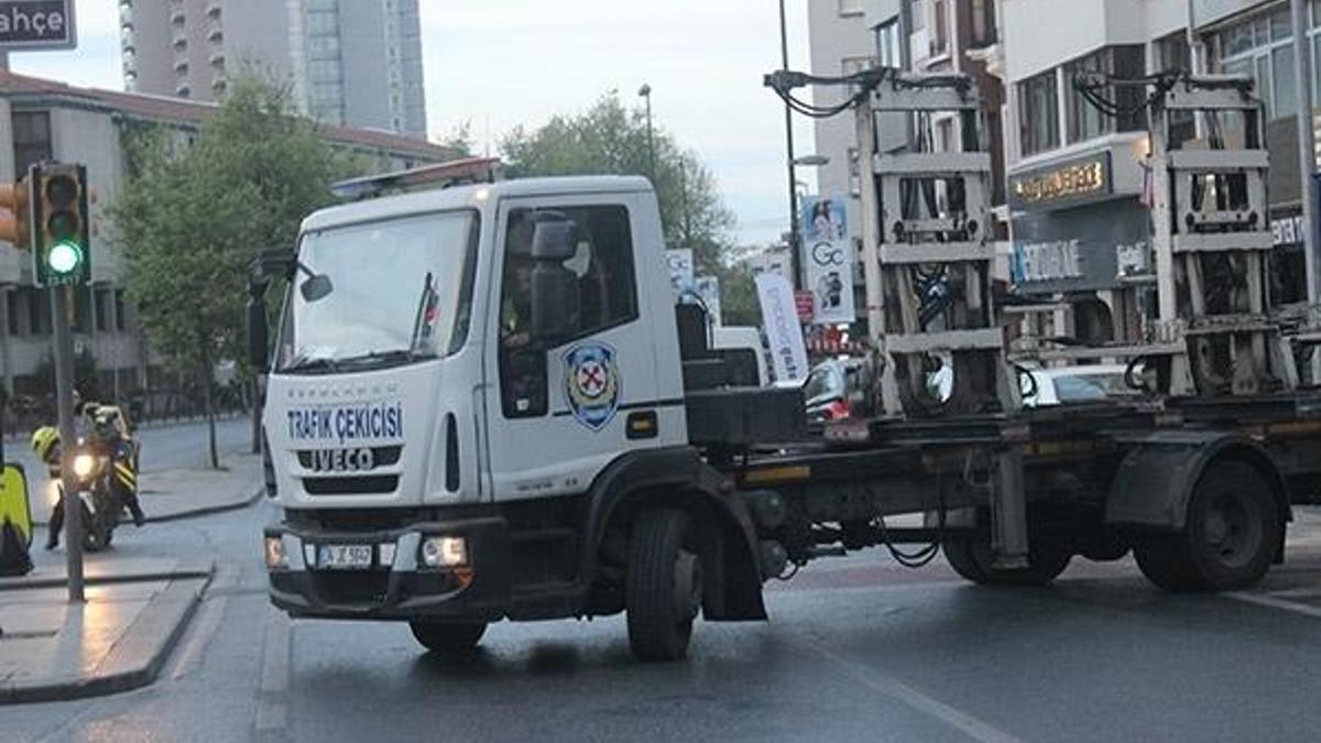 Taksim'e çıkan yollar araç trafiğine kapatıldı!