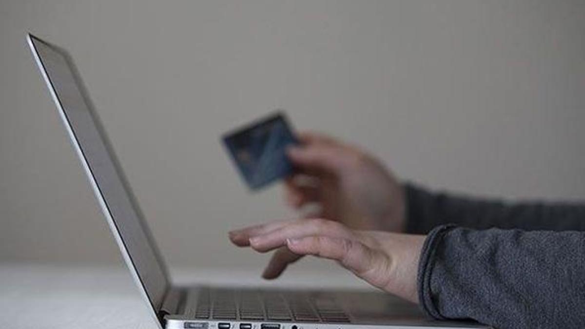 Türkiye`de e-ticaret pazarı 60 milyar liraya ulaştı