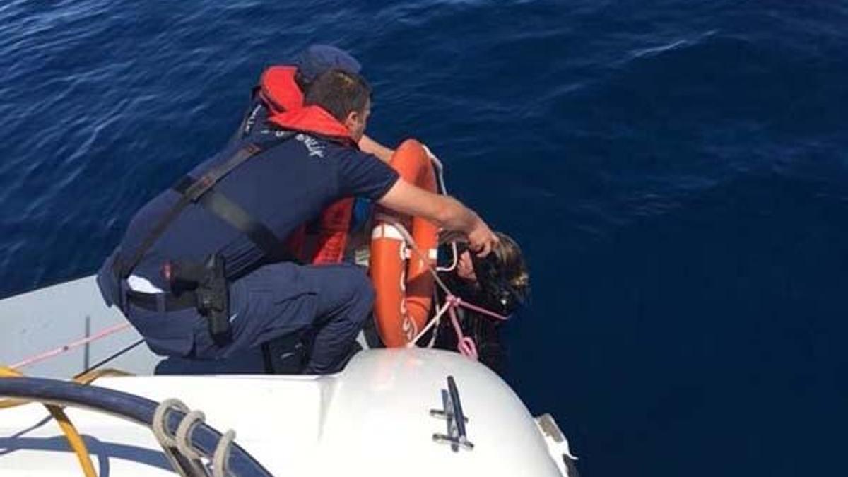 Ayvalık'ta kaçak teknesi battı: 9 ölü