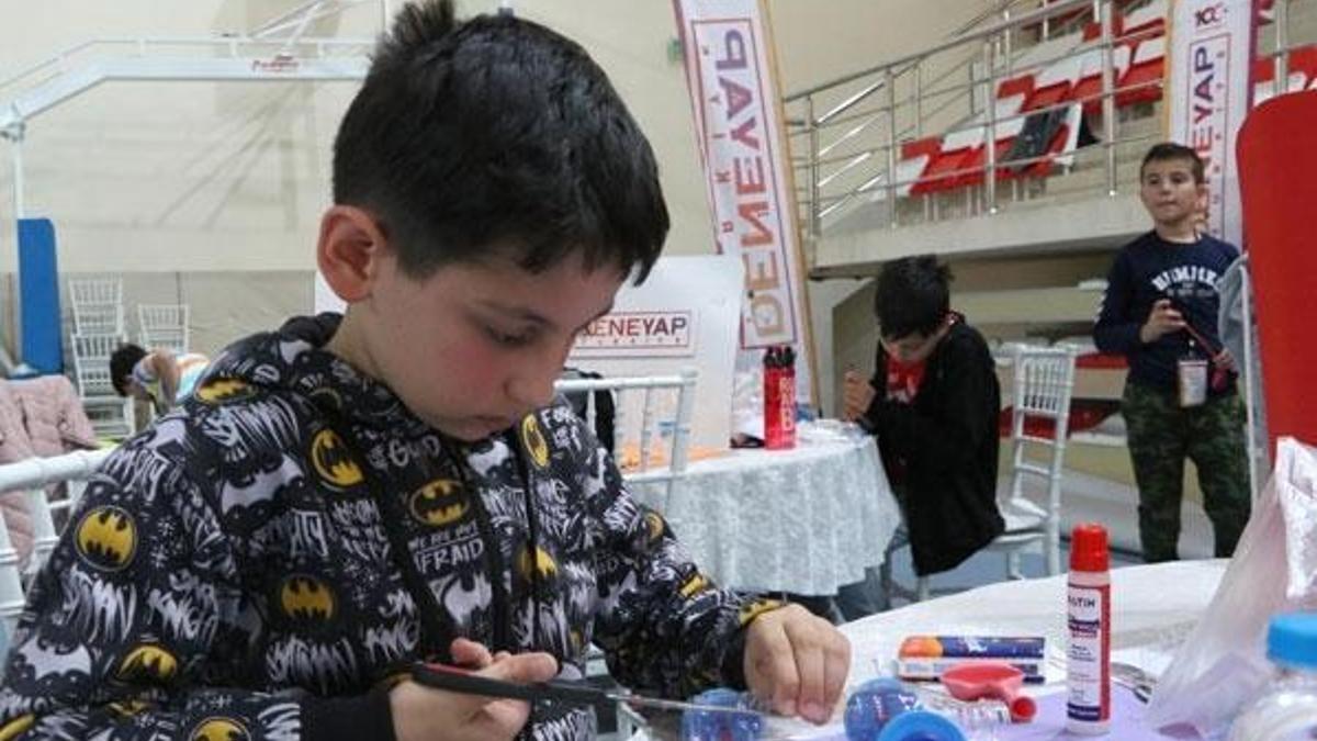Gençler "teknoloji yıldızı" olmak için hünerlerini sergiledi