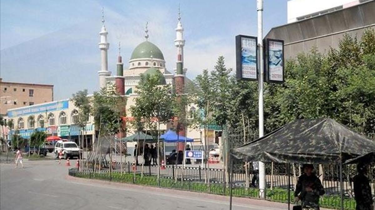 'Çin Uygur camilerini yıkıyor'