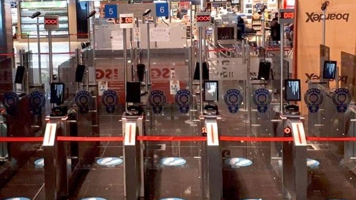 Bir ilk gerçekleşiyor! Pasaporttan yüz tanıma sistemi ile geçiş başladı