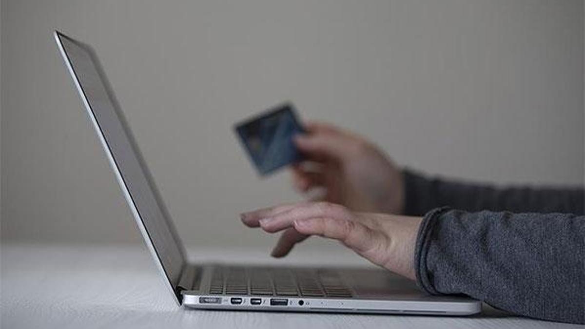 ".tr" pazarı 9 milyon lirayı geçti