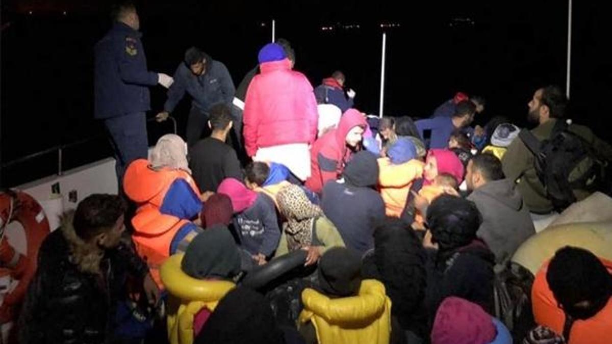 Çeşme açıklarında 47 kaçak göçmen yakalandı