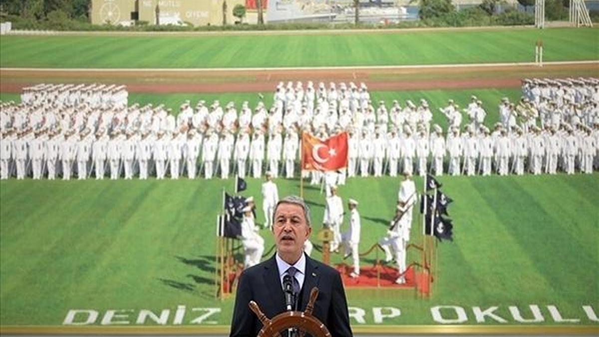 Bakan Akar’dan 'Deniz Kurdu' mesajı