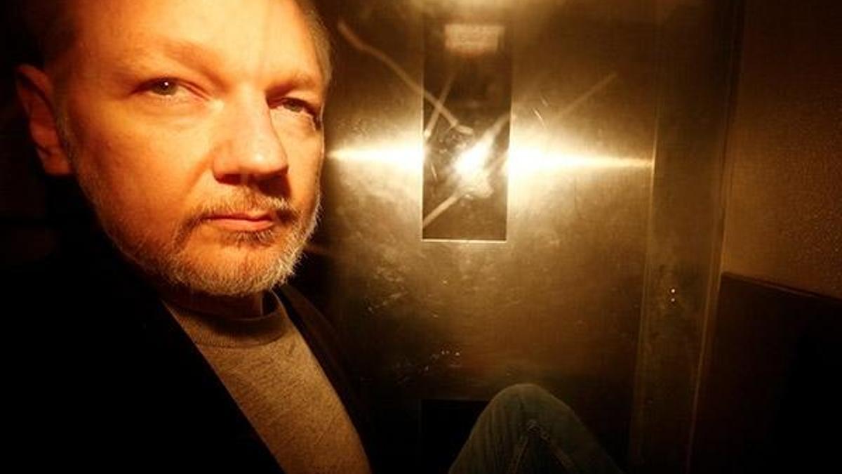 İsveç, Assange'ın tecavüz soruşturmasını yeniden açtı