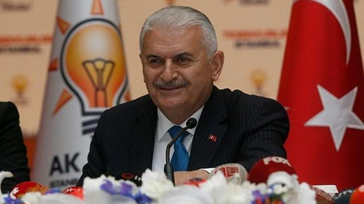 Binali Yıldırım'dan İstanbul'da suya ve aylık öğrenci akbiline indirim müjdesi