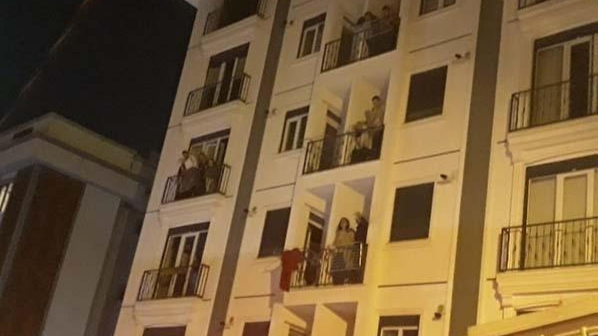 İstanbul'da 6 katlı binada yangın: 15 kişi kurtarıldı