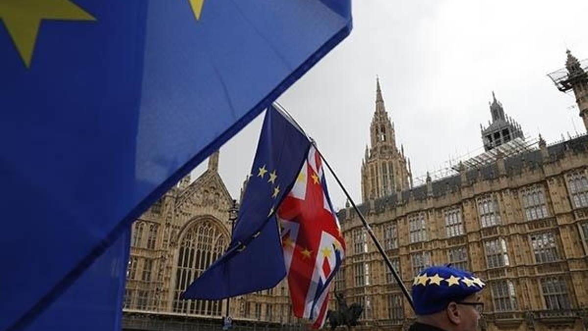 Brexit görüşmeleri çöktü!
