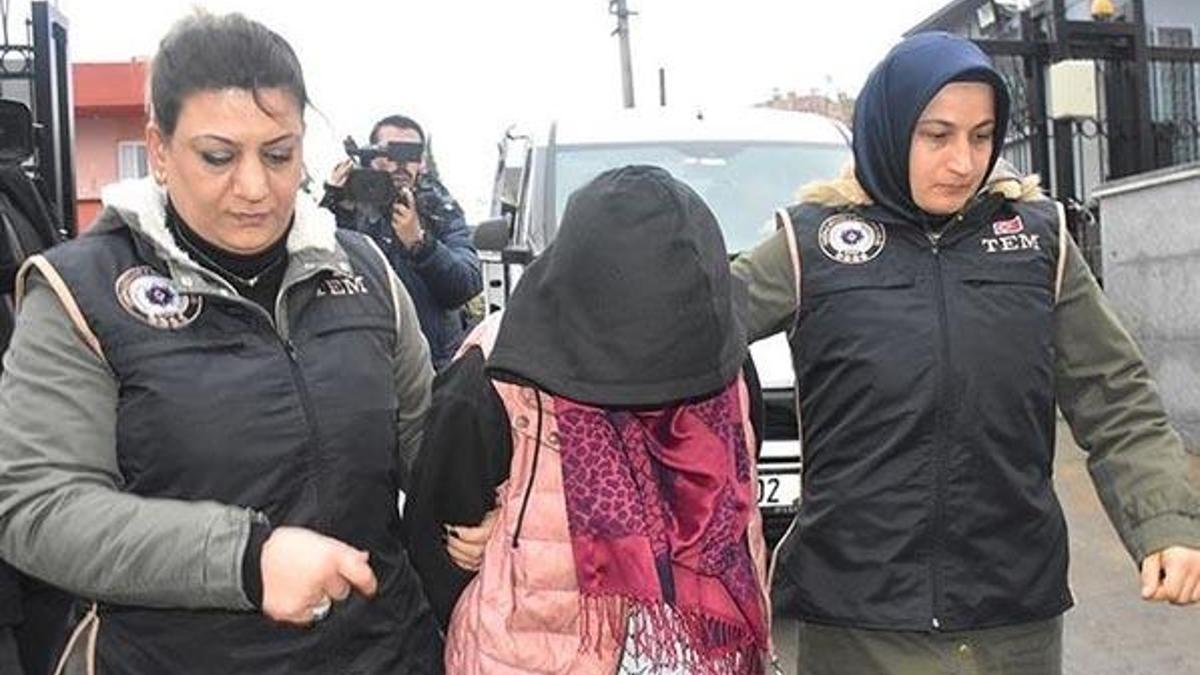DEAŞ'lı kadın teröristi PKK'lılar sınıra ulaştırmış