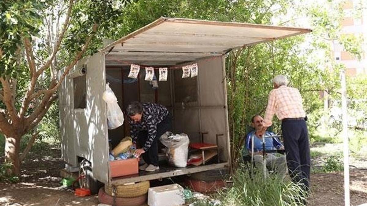 Lüks siteyi karıştıran karavan!  'Başka bir komşu inek beslerse...'