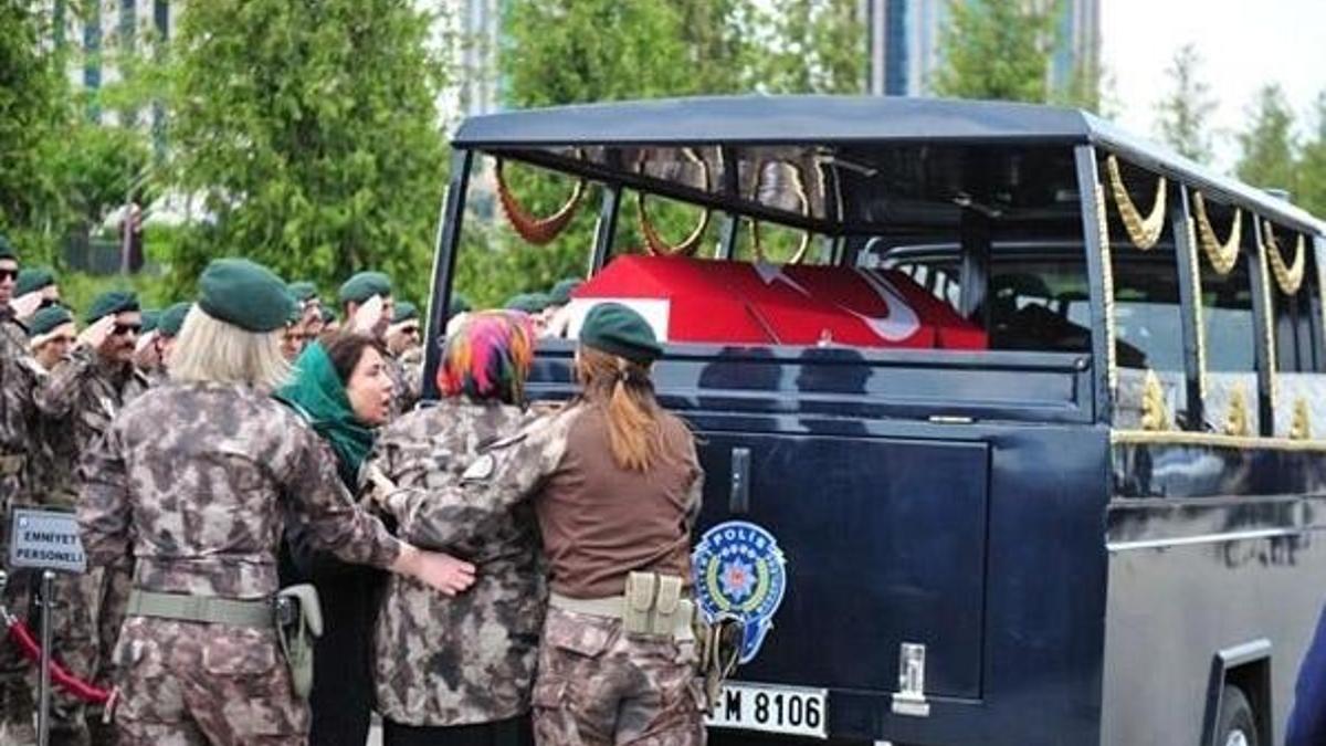 Şehit komiser yardımcısı son yolculuğuna uğurlandı
