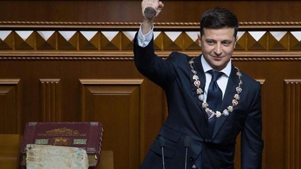 Ukrayna'nın yeni Cumhurbaşkanı Zelenskiy erken seçim ilan etti