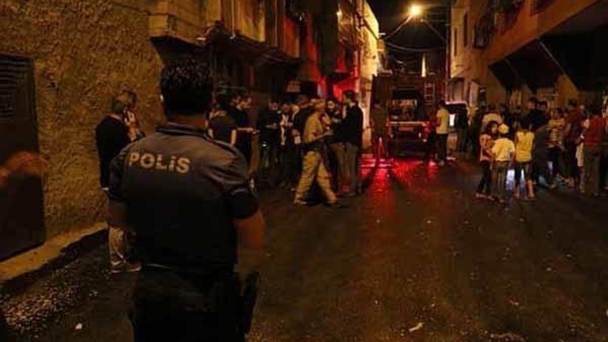 Mahalleli sokağa döküldü! Özel harekatçılar olay yerine geldi