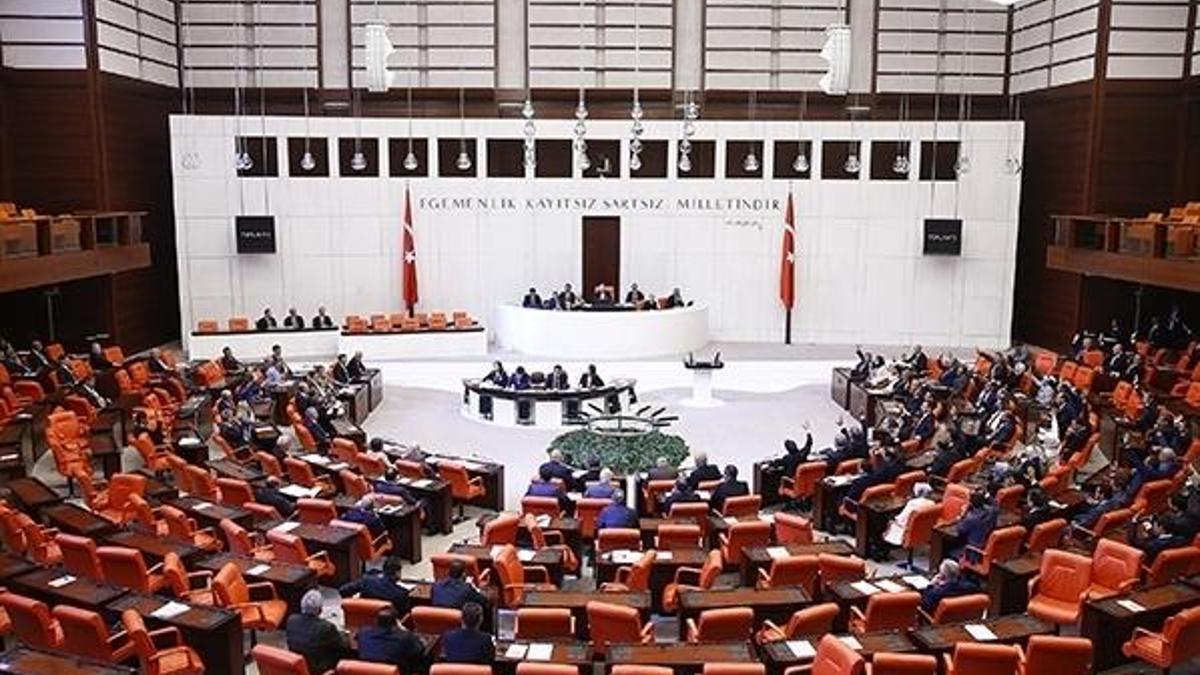 Binlerce memuru ilgilendiren düzenleme Meclis'e sunuldu!