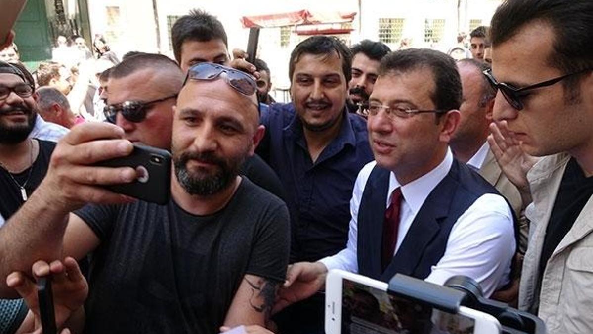 İmamoğlu Taksim'de gezdi