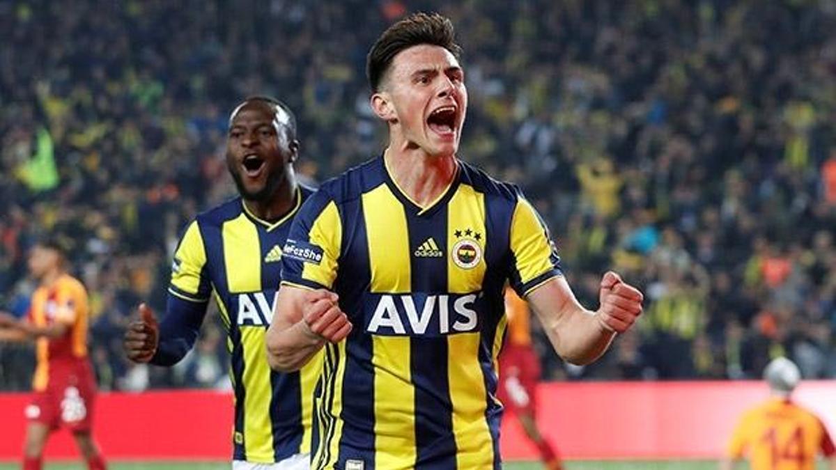 Eljif Elmas'a milli davet