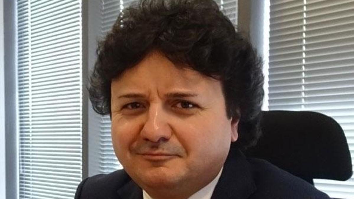 Kepçe kulak problemi özgüveni etkiliyor