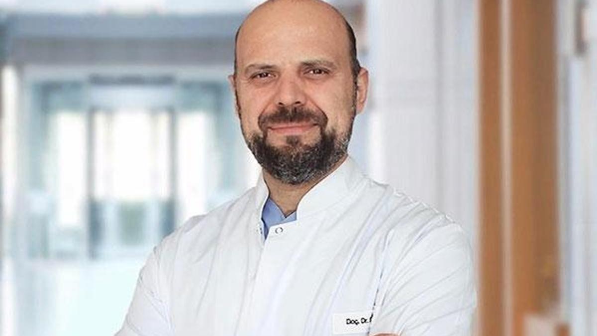 Yastık altında cep telefonuyla uyunmamalı