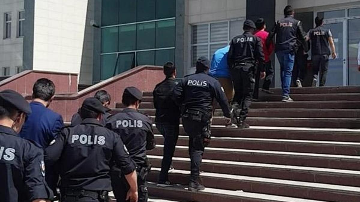 Kars’ta FETÖ’den 5 rütbeli asker tutuklandı!