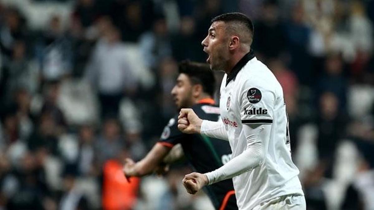 Beşiktaş'ın yeni kaptanı Burak Yılmaz!