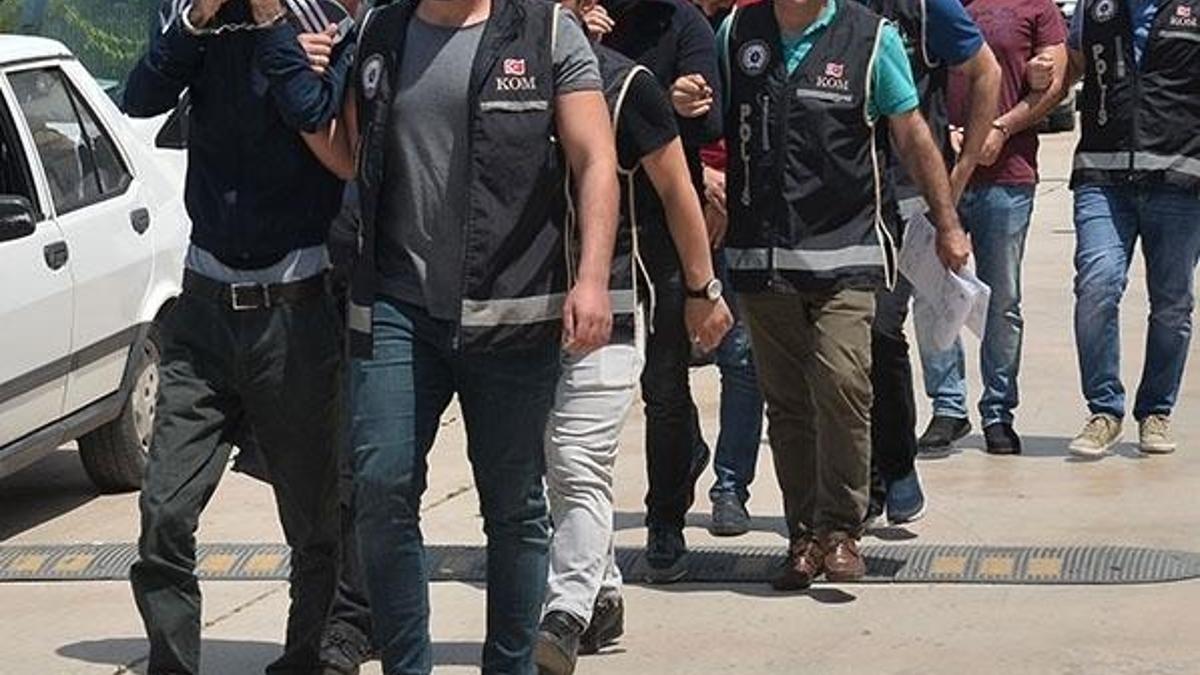 Firari FETÖ'cülerin saklandığı evlere operasyon
