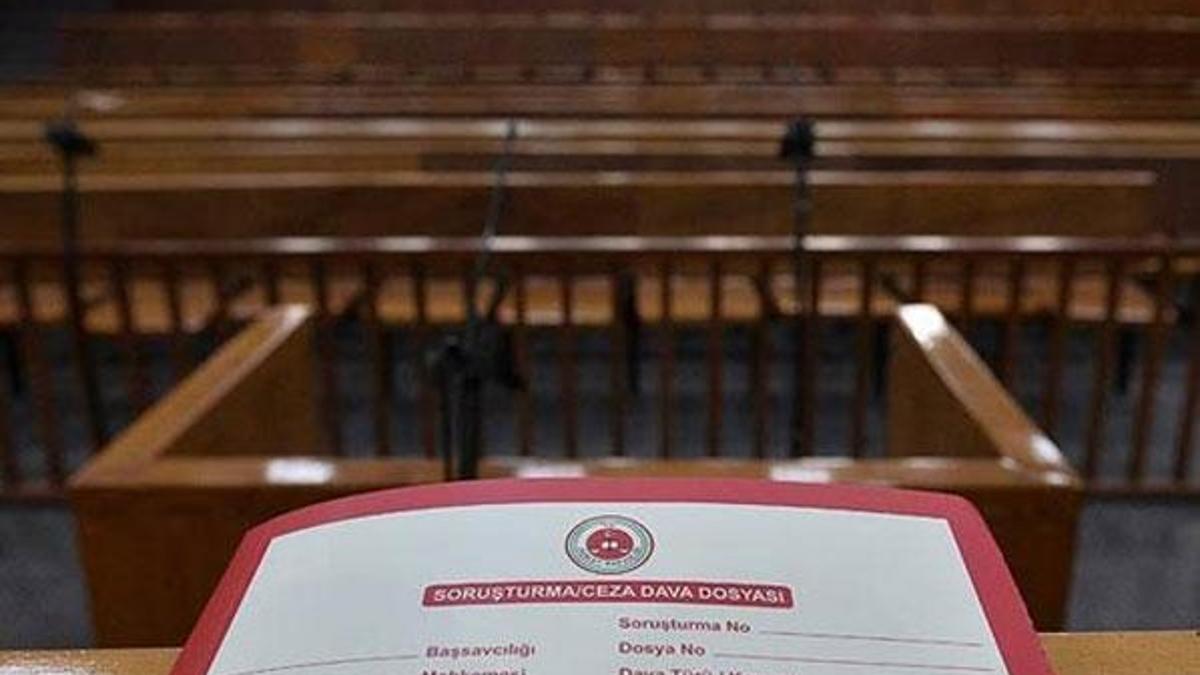 FETÖ'nün mahrem imamı duruşmada tutuklandı
