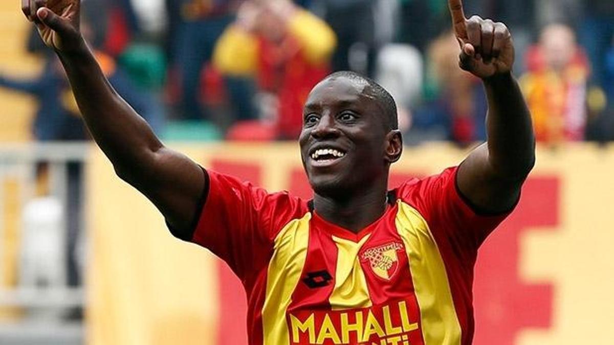 Göztepe'de Demba Ba geri dönüyor