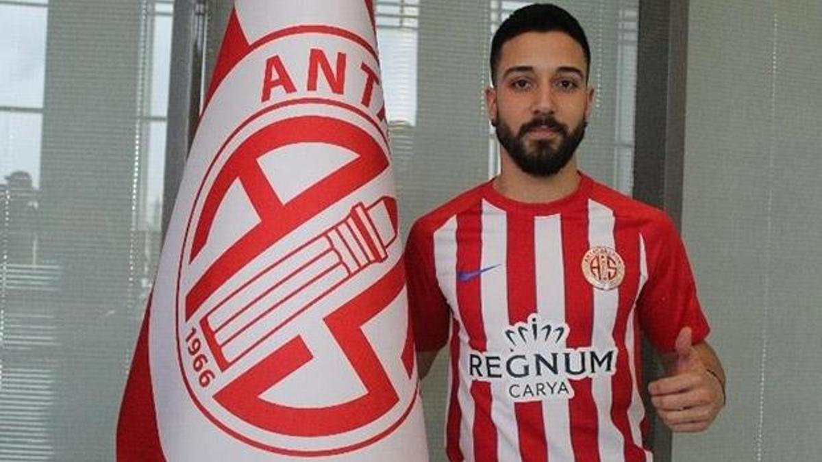 Tarık Çamdal 1 yıl daha Antalyaspor'da!