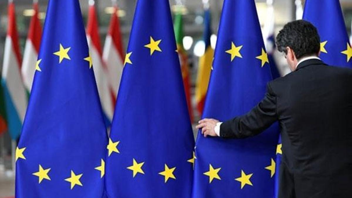 AB'den iki Balkan ülkesine yeşil ışık