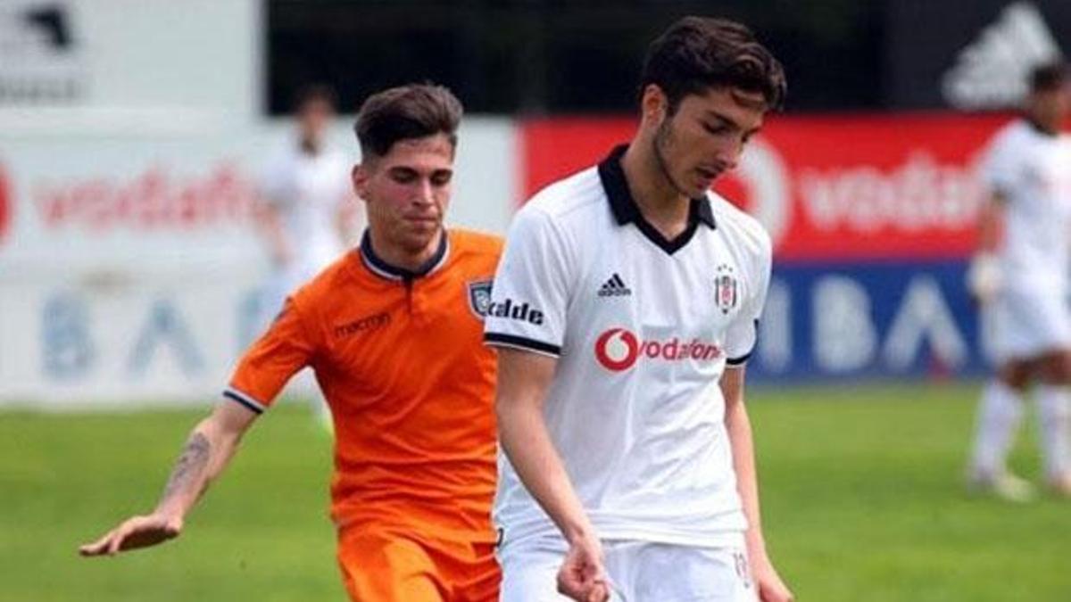 Beşiktaş Hazar Torunoğulları ve Ege Atlam ile profesyonel sözleşme imzaladı