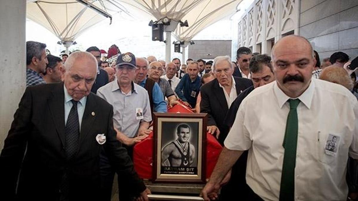 Olimpiyat şampiyonu Bayram Şit, son yolculuğuna uğurlandı