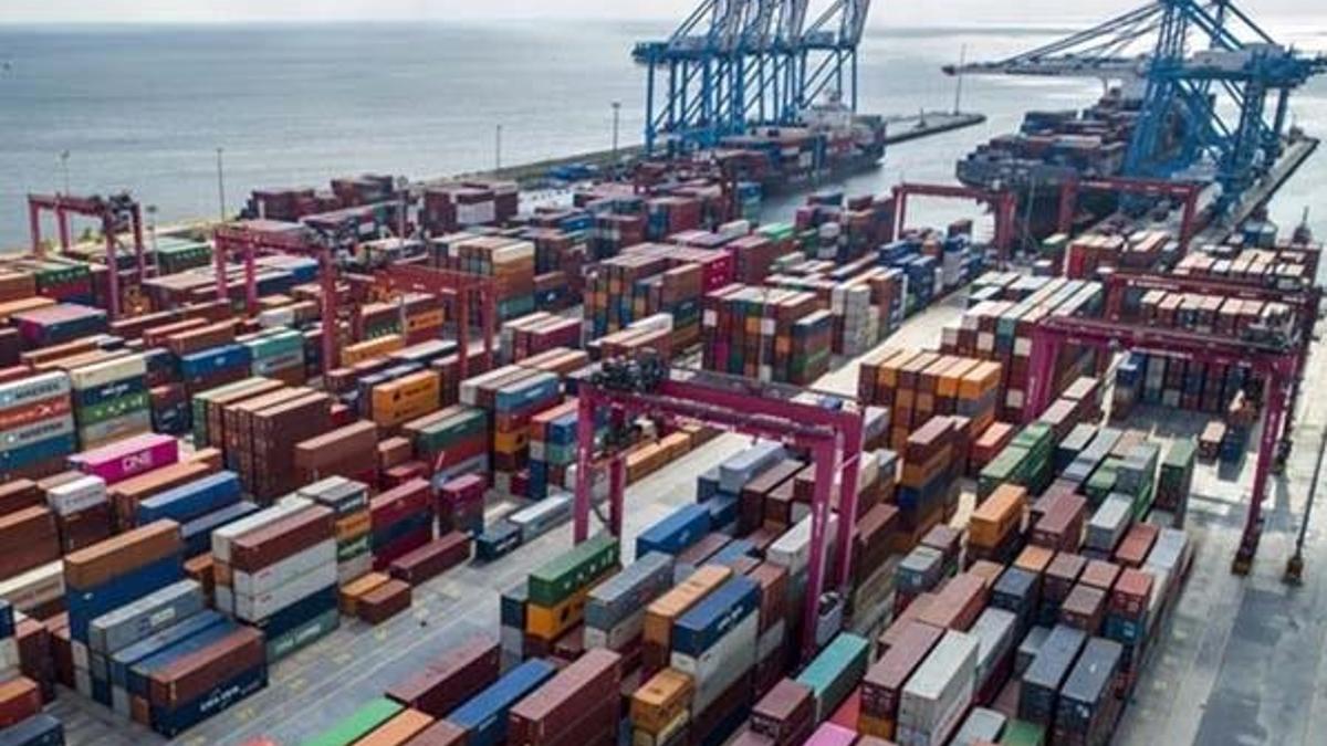 Dış ticaret açığı nisanda yüzde 55.6 azaldı