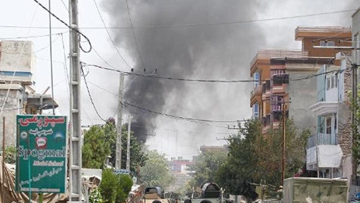 Afganistan'da bomba yüklü araçla saldırı: 5 ölü