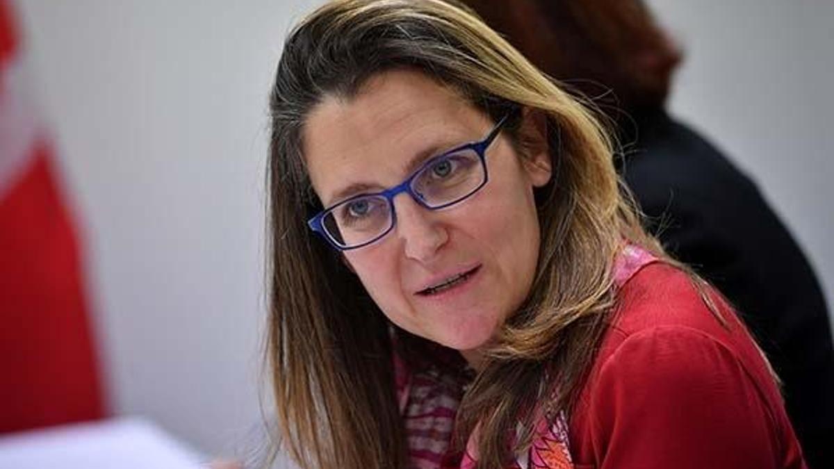 Kanada Venezuela'daki elçiliğini geçici olarak kapattı