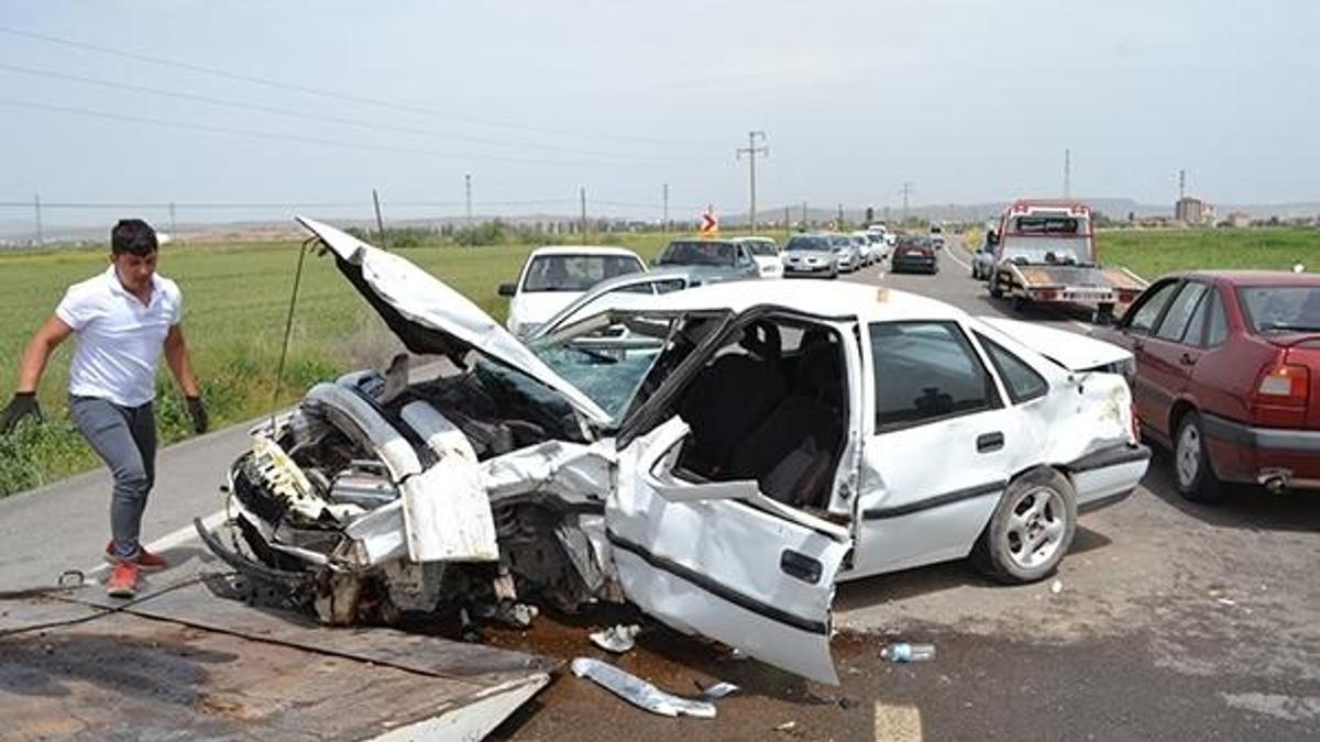 Bayram tatilinde trafik kazaları can aldı