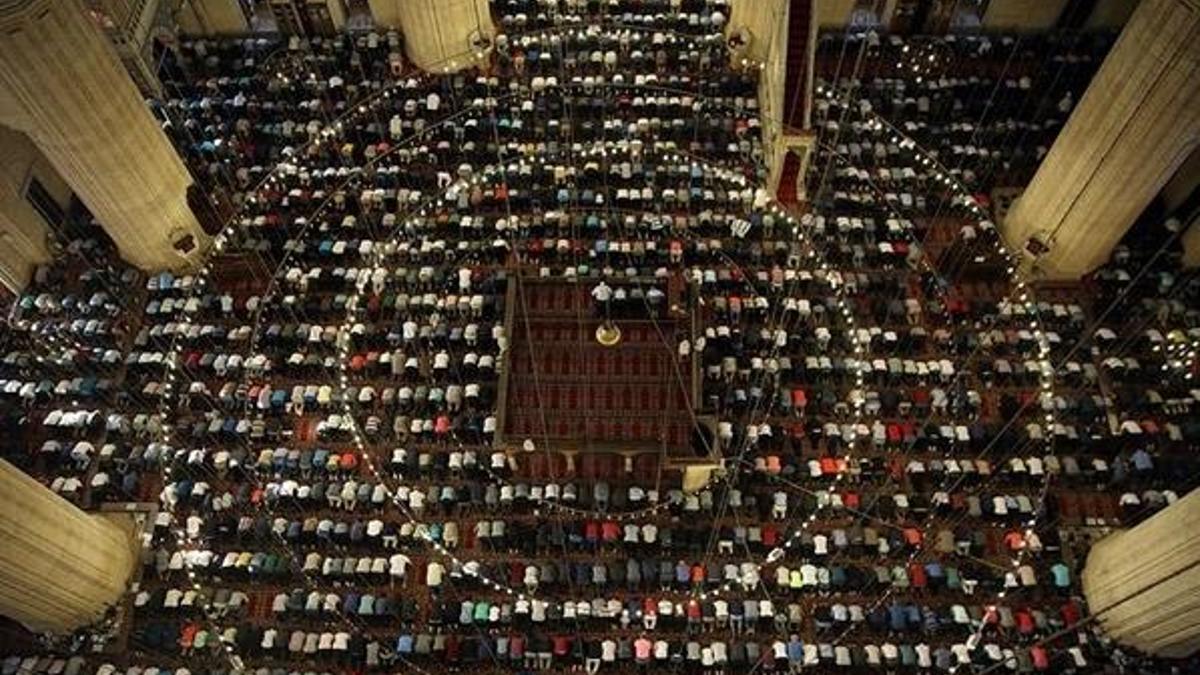 Ramazan Bayramı namazı saat kaçta? Bayram namazı nasıl kılınır?